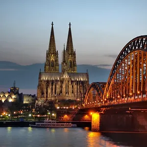 Moji Sieversstrasse 2*, Cologne Allemagne